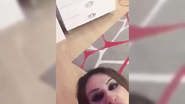 Karısının arkadaşı Türk aletini emdi.